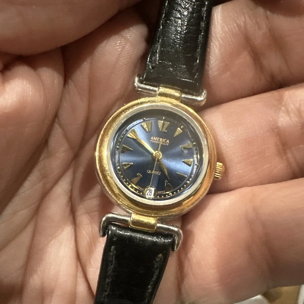 Working Vtg Ladies Perry Ellis America Watch Blue Dial Two‎ Tone Bezel 23mm 7in